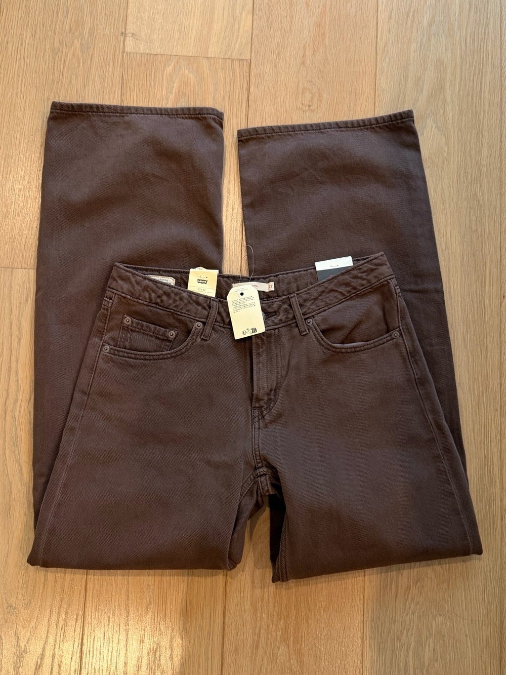 NWT Levi’s low loose jeans 27x32 brown